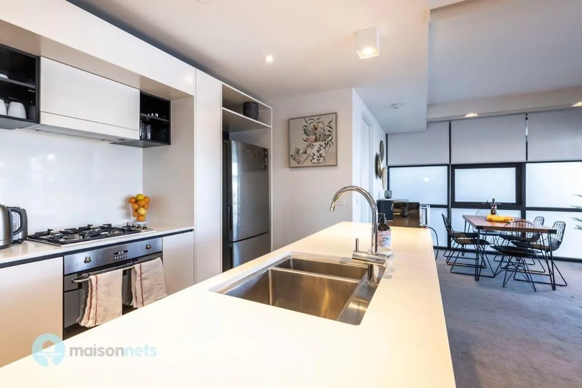 Apartment Modern 2 Bdrm Apt With Water Views 2X Car Spots Canberra