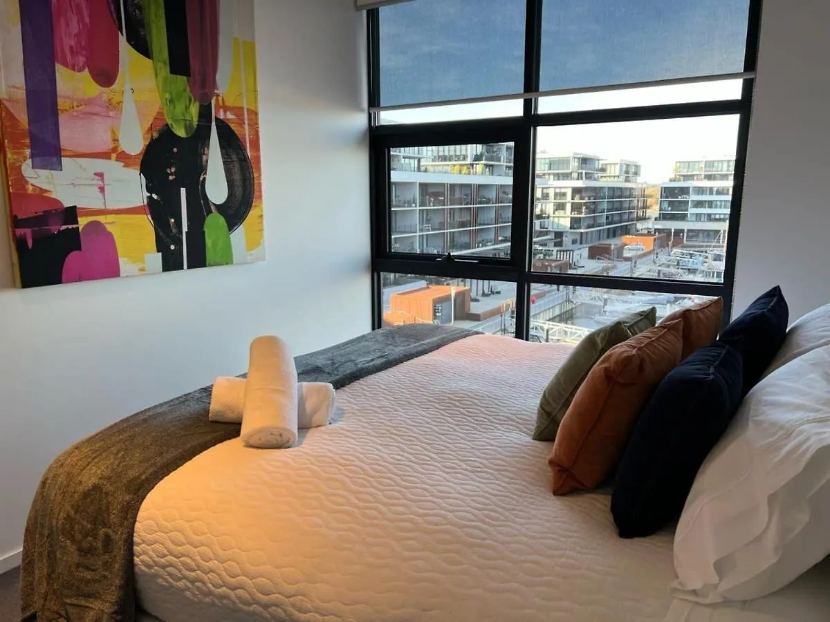 Apartment Modern 2 Bdrm Apt With Water Views 2X Car Spots Canberra Australia