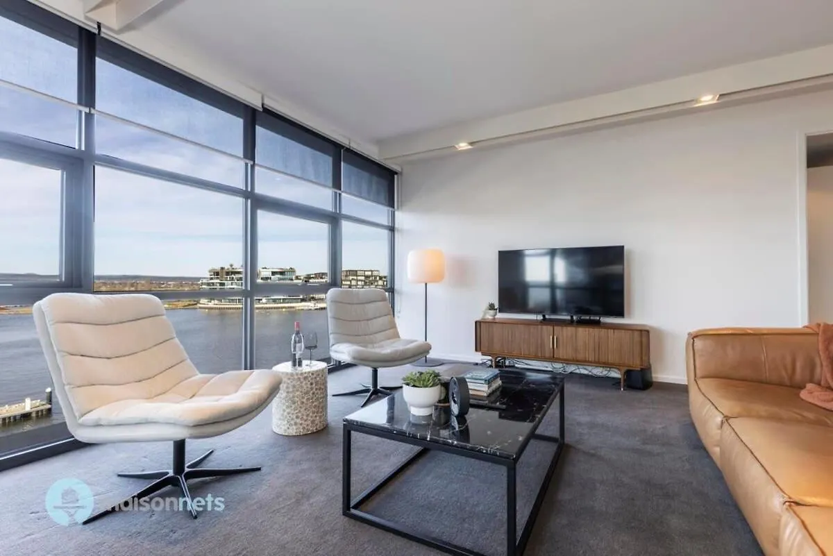 Modern 2 Bdrm Apt With Water Views 2X Car Spots Canberra Australia